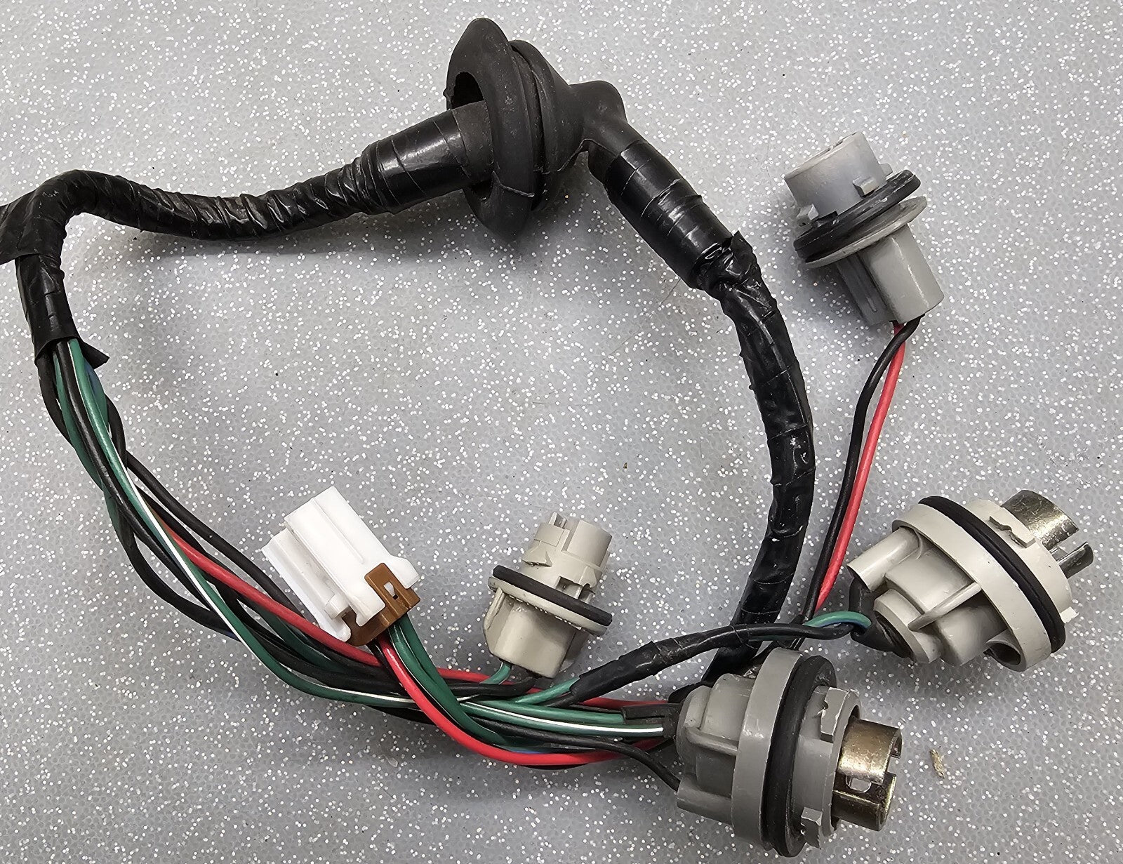 04-07 Galant Left Rear Tail Brake Light Wiring Connector Harness Socket Assembly