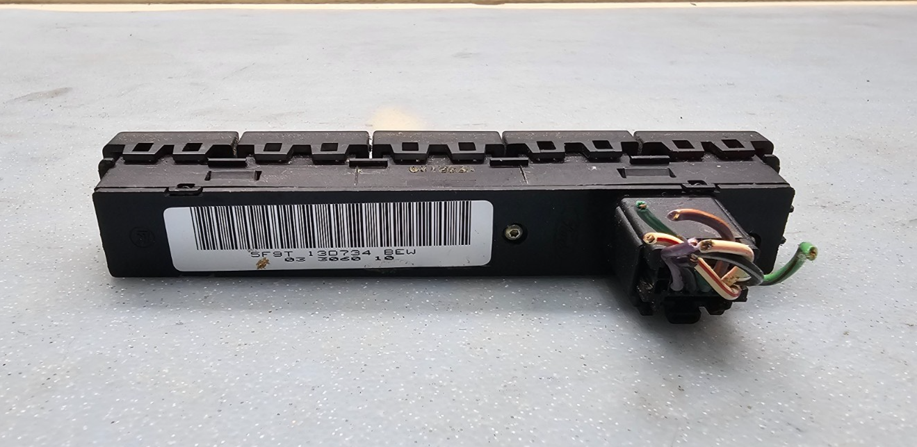 🔥05-07 FORD Five Hundred Hazard & Traction Control Dash Button