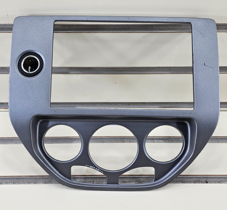 🔥05-07 FOCUS FRONT CENTER DASH RADIO CLIMATE CONTROL BEZEL TRIM PANEL SILVER