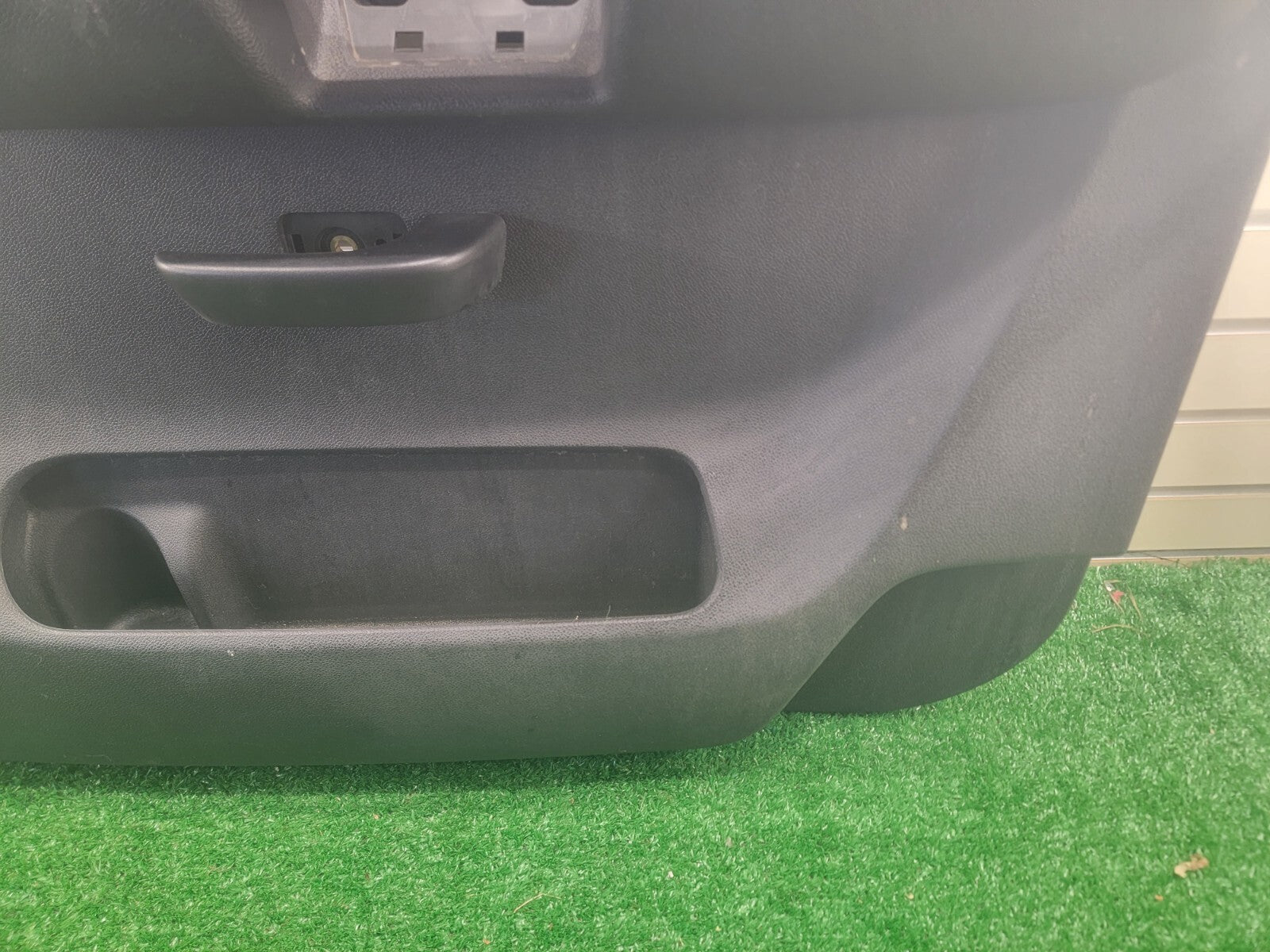 🔥07-09 Chevy Silverado Avalanche GMC Sierra Front Passenger Door Panel GRAY D19
