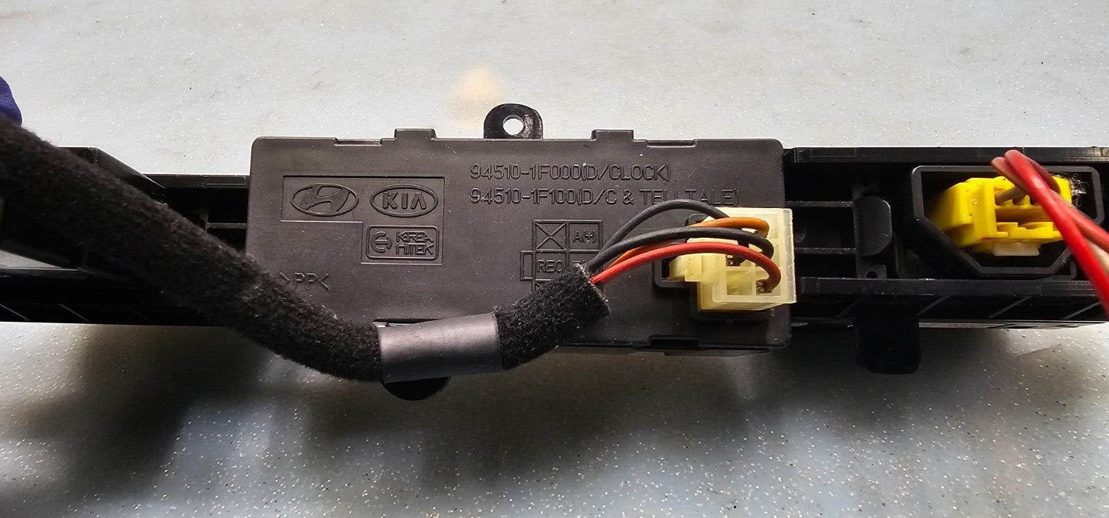 🔥05-10 Kia Sportage Hazard Switch Control Dash Clock Display Time Black