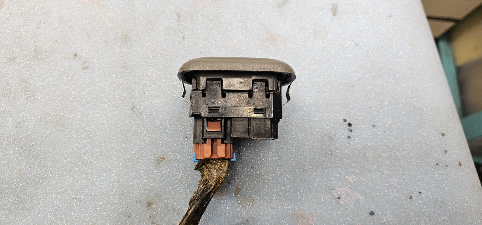 🔥02-05 CHEVY TRAILBLAZER ENVOY REAR RIGHT SIDE POWER WINDOW SWITCH DK GRAY WS6