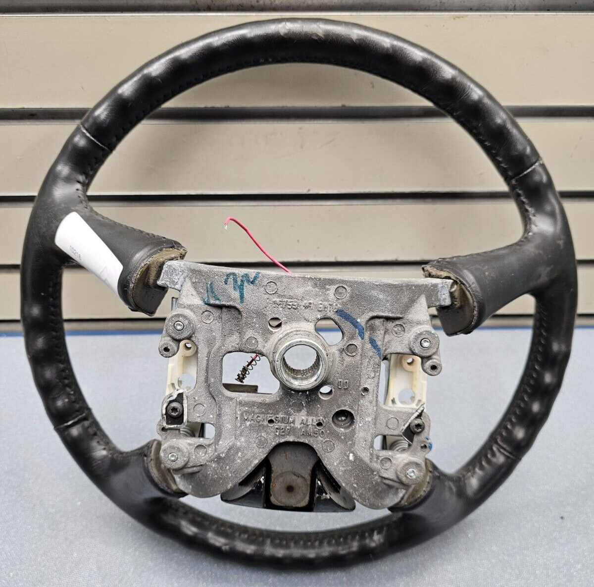 99-02 Chevy Silverado Tahoe Suburban Blazer SONOMA Steering Wheel Leather black