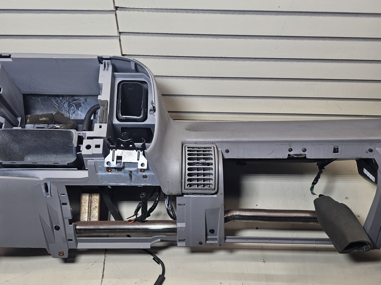 🔥95-99 CHEVY GMC SILVERADO CK Dashboard DASH CORE Frame Mount Assembly GREY DB2