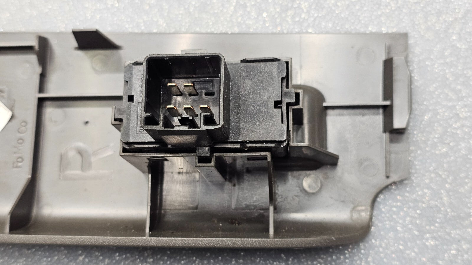 08-12 Escape Focus Front Right Passenger Door Power Window Switch Assembly Black