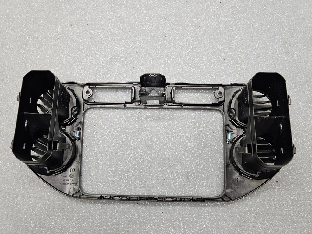 09-11 VW TIGUAN CENTER DASH RADIO SURROUND BEZEL TRIM PANEL CLIMATE CONTROL GRAY