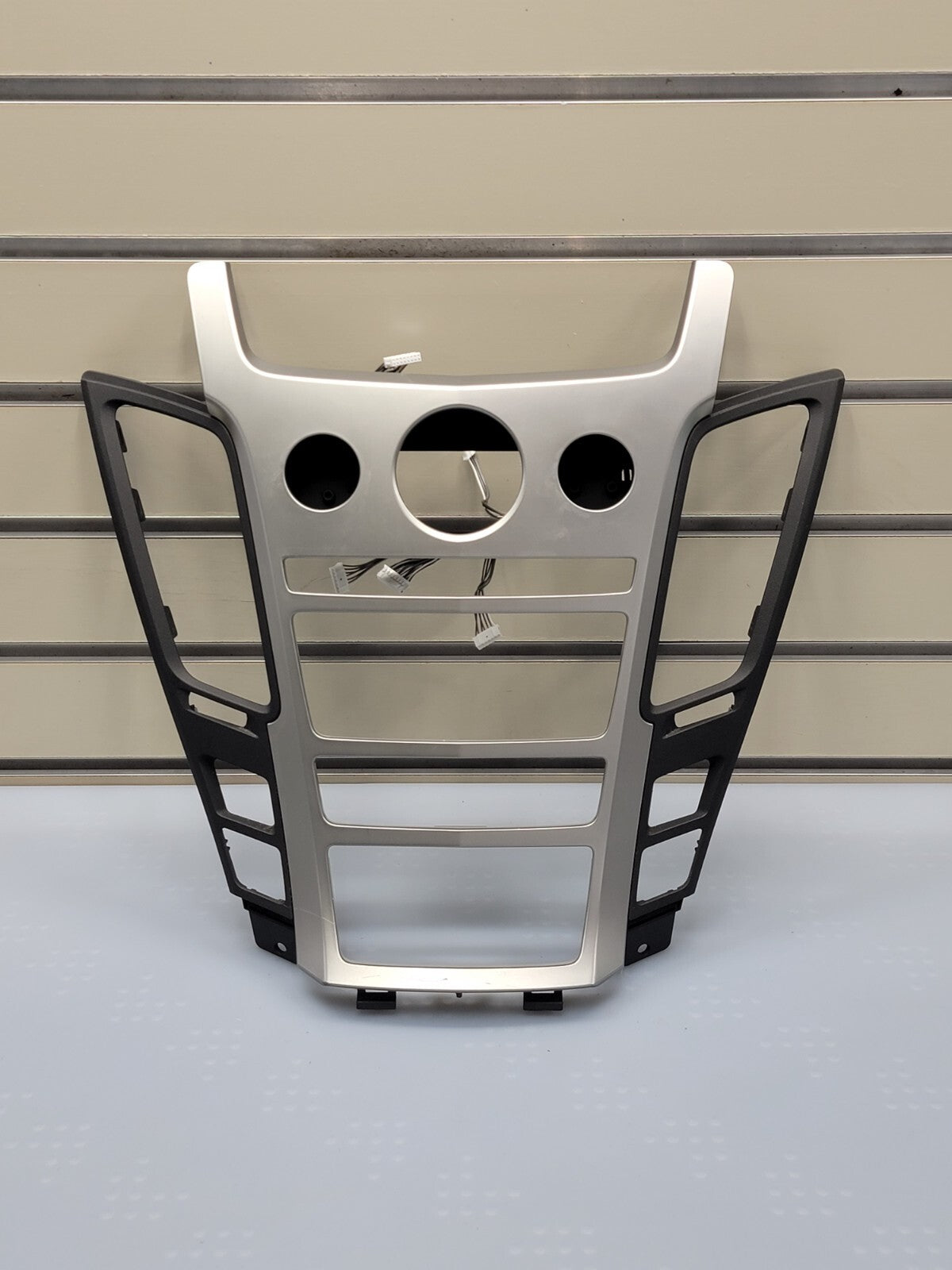 🔥2008-2013 Cadillac CTS Radio Control Panel trim bezel SILVER B44
