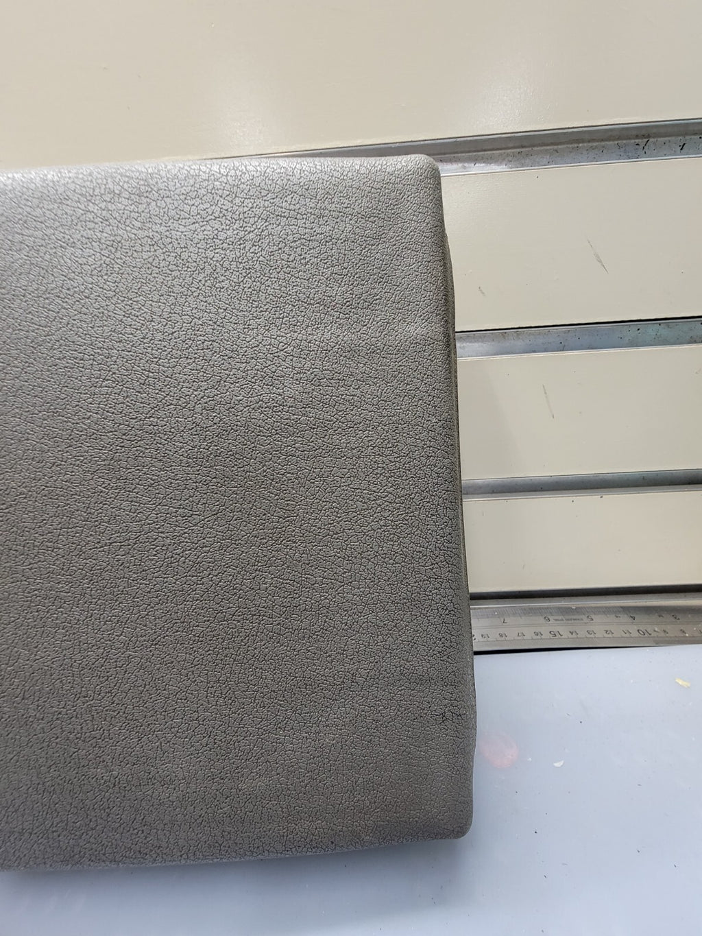 🔥05-10 COMMANDER GRAND CHEROKEE CENTER CONSOLE ARMREST LID TOP PAD DARK GRAY/JC