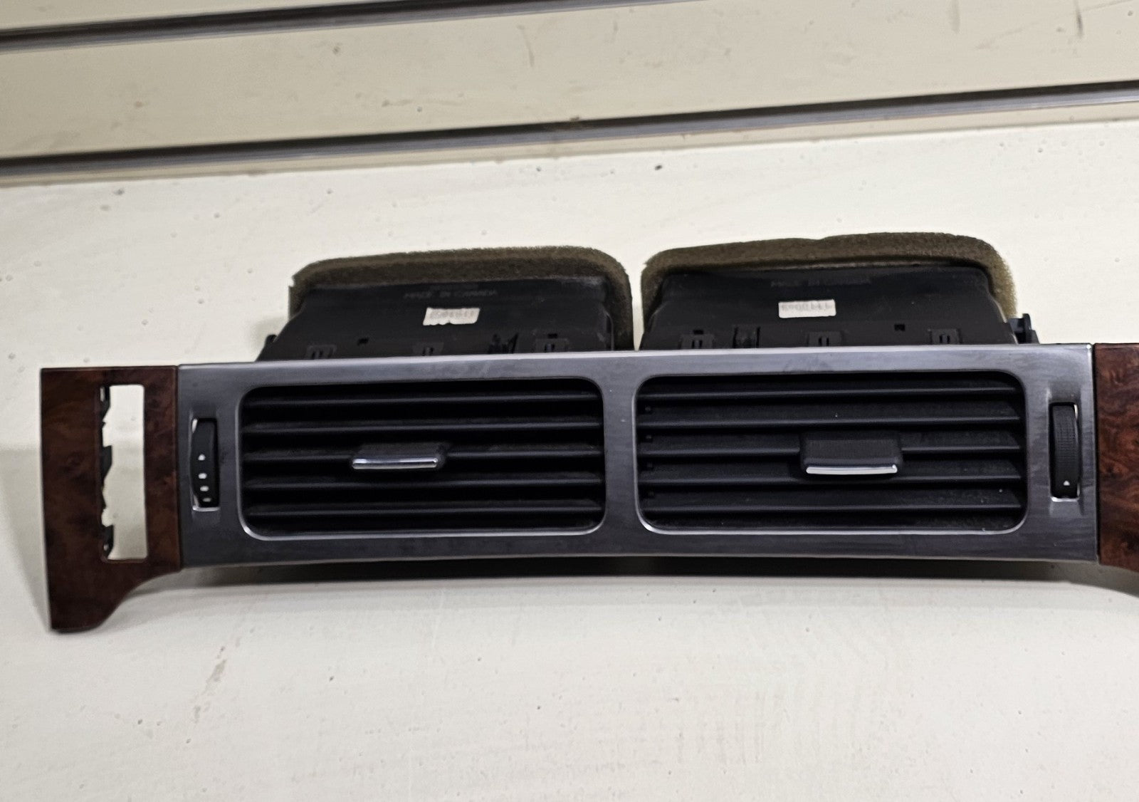 🔥07-13 Suburban TAHOE YUKON Dash Radio Bezel Trim RIGHT Panel w/ Vent WOOD B36