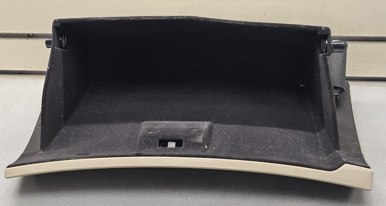 04-08 Solara Dash Glove Box Storage Compartment Instrument Panel Assembly Tan