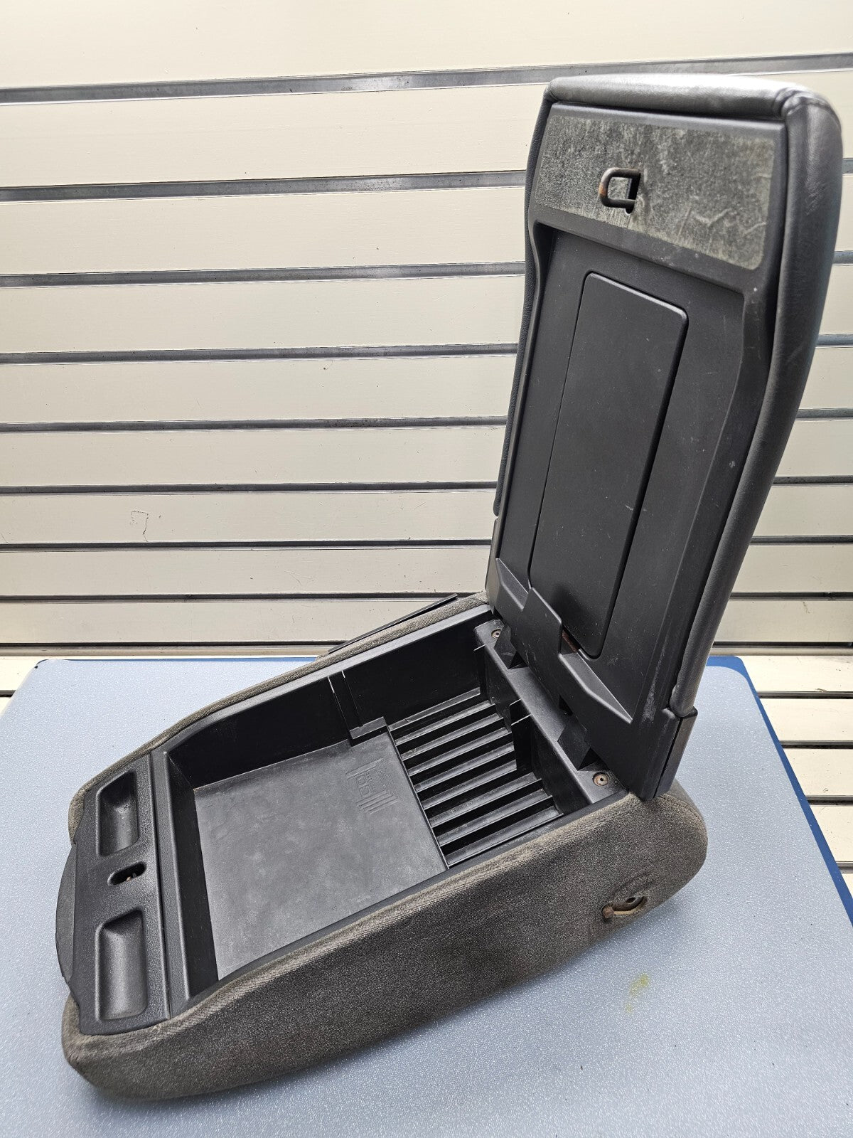 🔥99-06 SILVERADO SIERRA Center Console JUMP SEAT Armrest Leather Gray/Black JS4