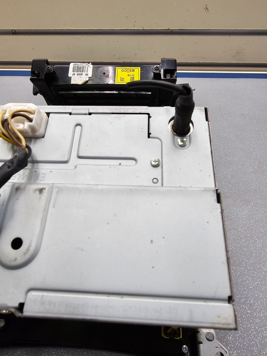 🔥09-12 Hyundai Veracruz Dash AM FM CD Player Radio Receiver Trim Bezel OEM