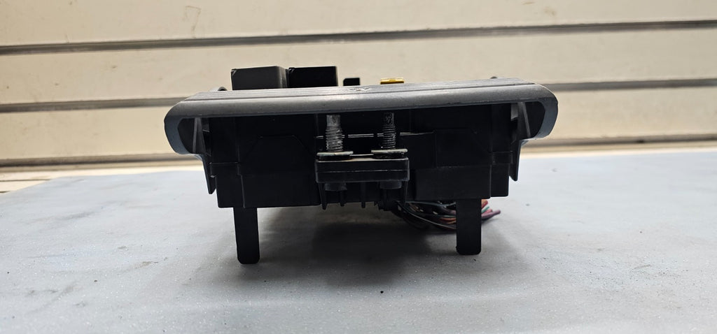 07-09 Suburban Yukon Engine Fuse Box Relay Body Control Module Integrated Power
