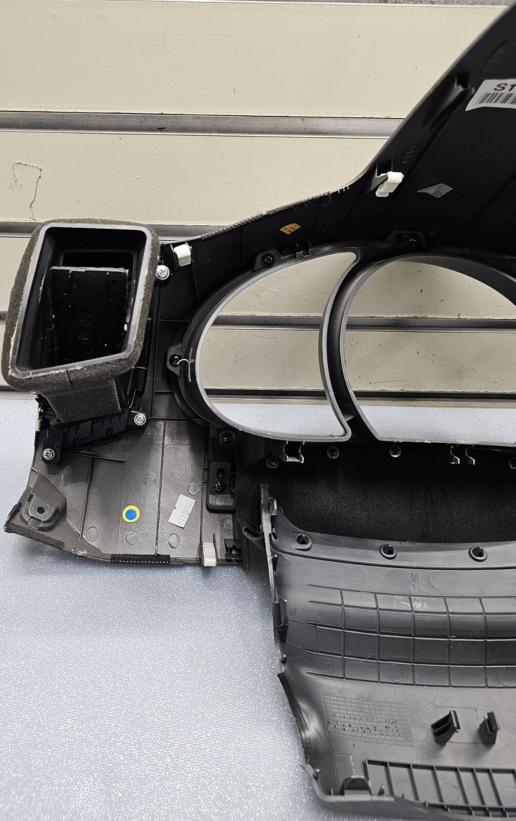 11-16 KIA SPORTAGE DASH SPEEDOMETER INSTRUMENT GAUGE CLUSTER BEZEL TRIM DK GRAY