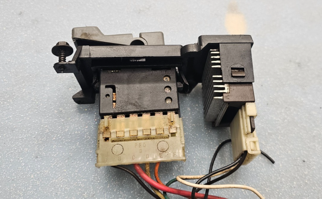 🔥88-94 Blazer C1500 K1500 YUKON  Interior Lamp Switch GRAY