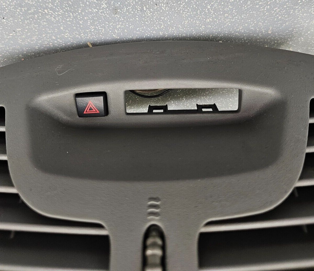 🔥04-07 Chevrolet MALIBU Dash Center RADIO BEZEL Climate Air Vents Trim GRAY B7