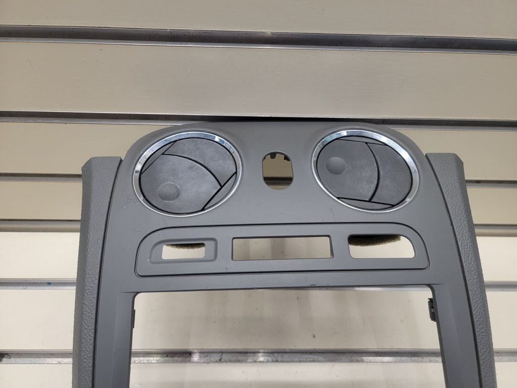 🔥2006-2011 Chevrolet HHR Center Dash Radio Trim w Vents B37 grey