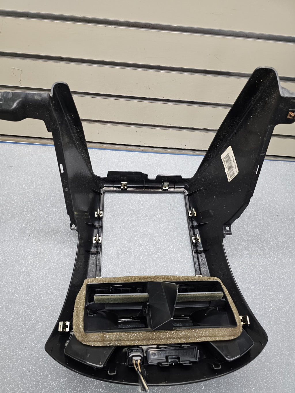 🔥04-07 Chevrolet MALIBU Dash Center RADIO BEZEL Climate Air Vents Trim BLACK B7
