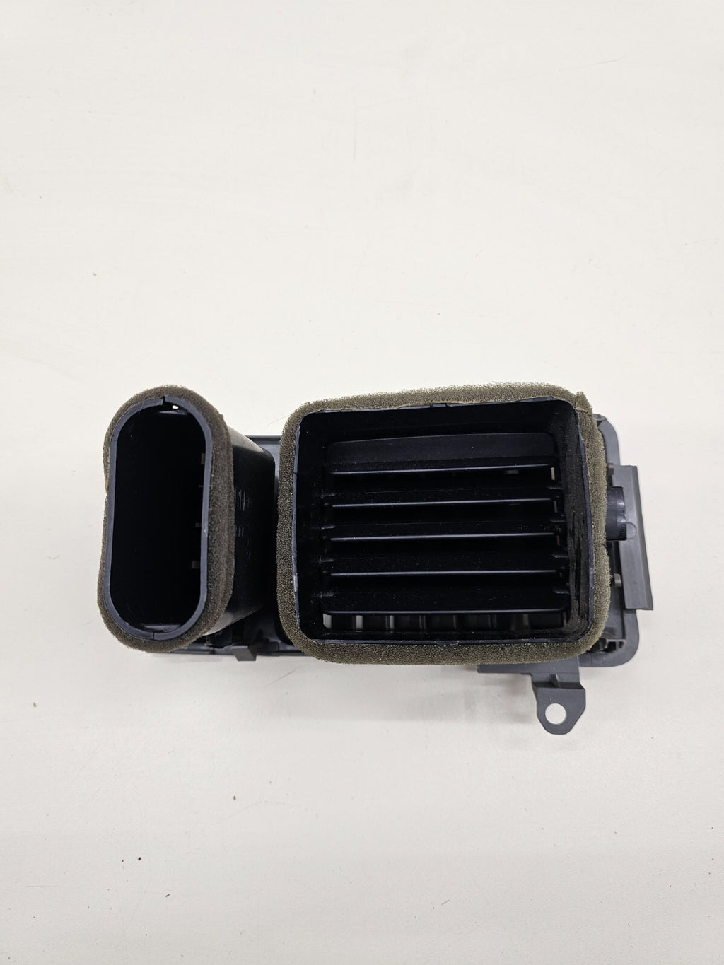 04-07 NISSAN TITAN ARMADA QX56 DASH FRONT CENTER RIGHT AIR VENT HEATER TRIM GRAY