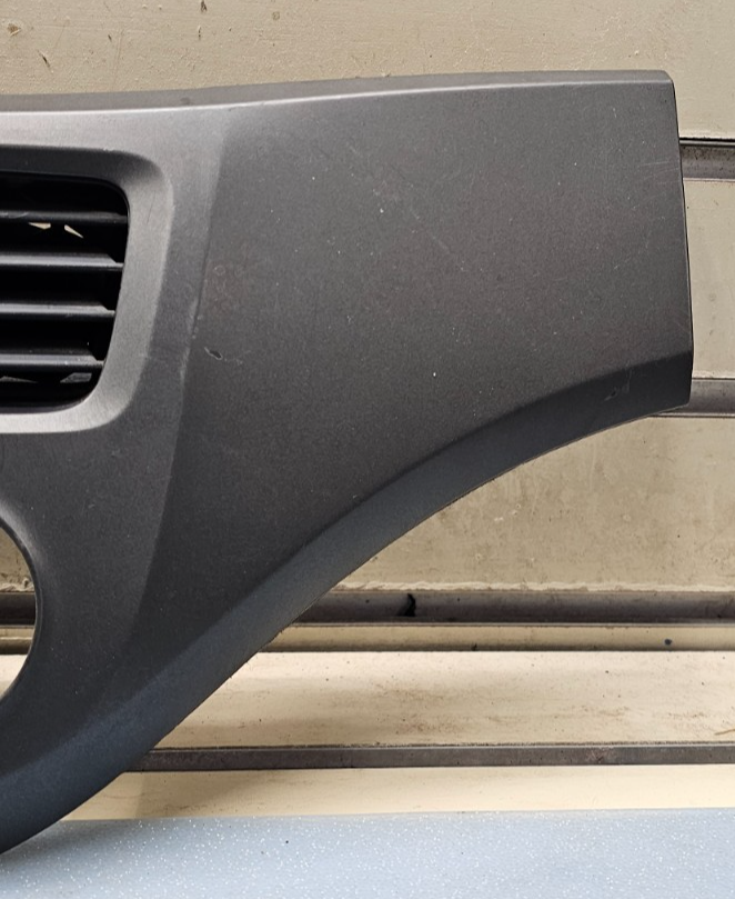 05-10 Honda Odyssey Center Dash Radio Climate Control Bezel Trim Panel Dark Gray