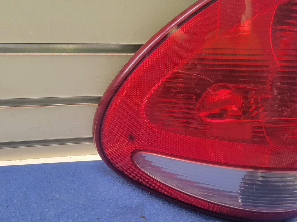 🔥2004-2007 Dodge Caravan RIGHT Tail Light Fits  OEM