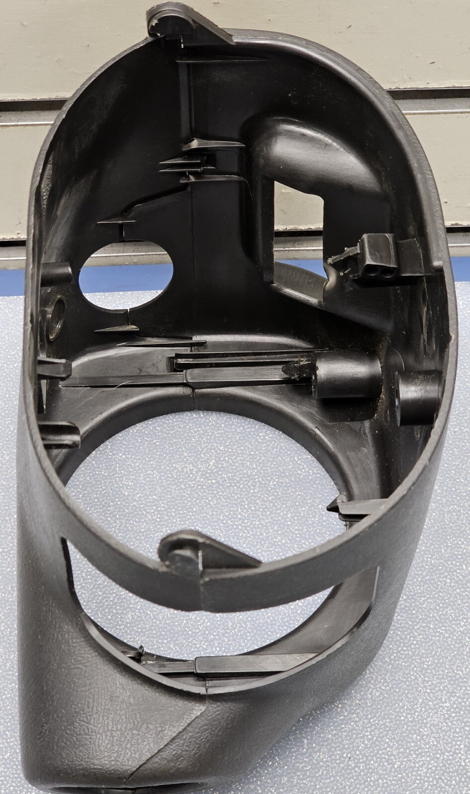 03-06 SILVERADO TAHOE STEERING COLUMN BEZEL TRIM COVER SHROUD AUTO TRANS OEM