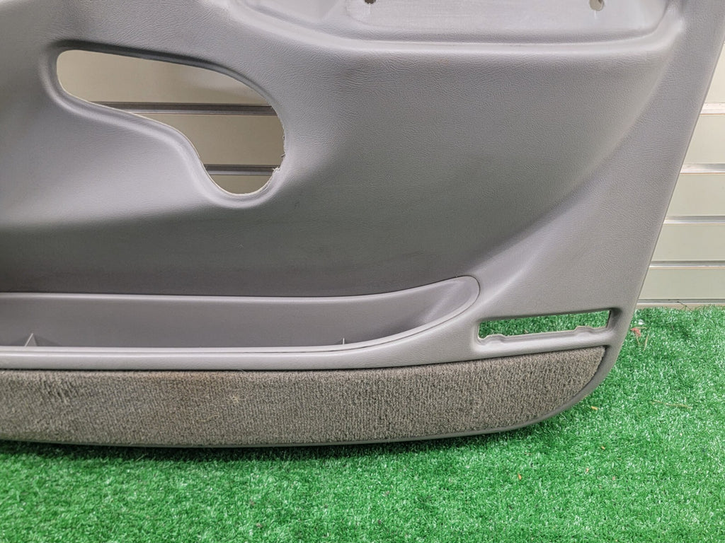 🔥 2003-2006 Chevy Silverado SIERRA Door Panel Front right passenger gray D5
