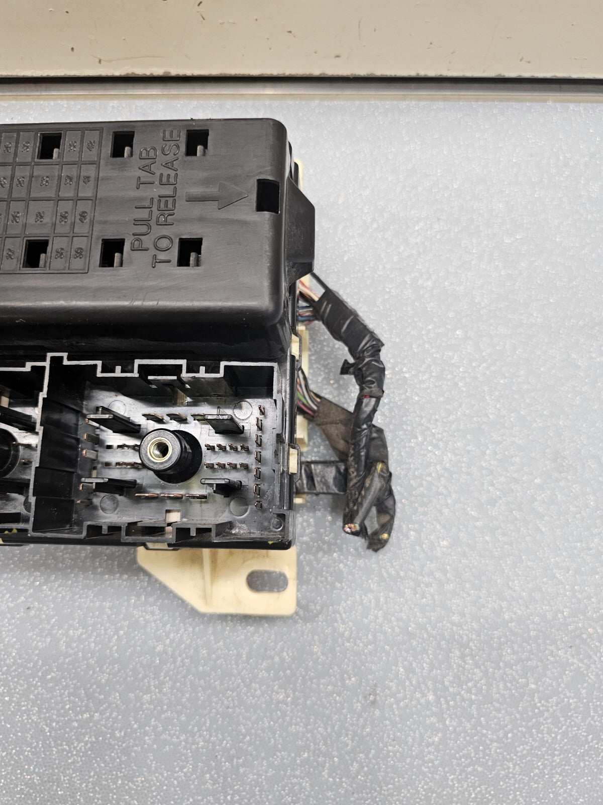 04-05 FORD TAURUS MERCURY SABLE FUSE BOX BCM GEM MODULE MULTIFUNCTION RELAY OEM