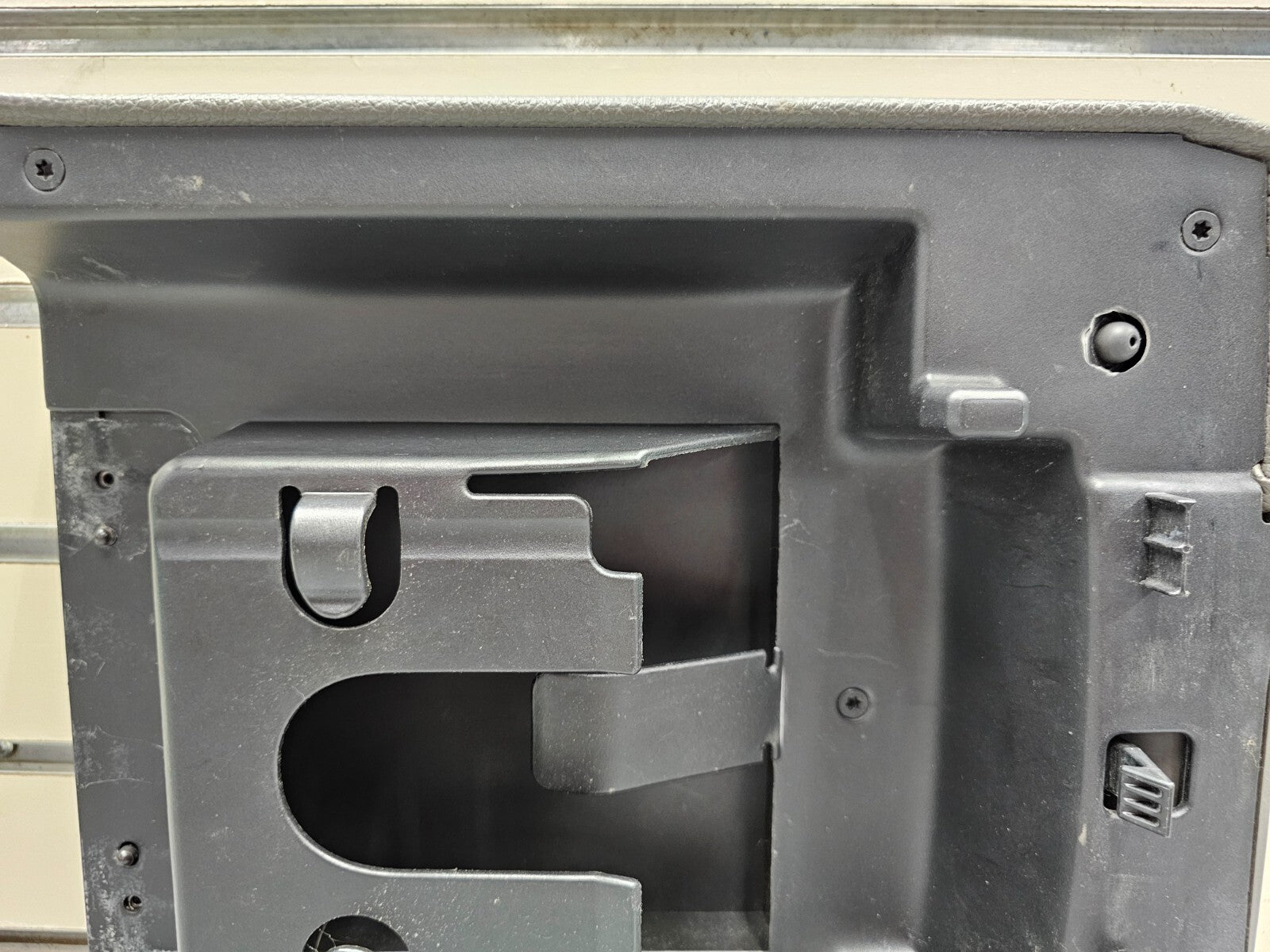 04-08 FORD F150 LARIAT FLOOR CENTER CONSOLE COLUMN SHIFT ARM REST LID TOP BLACK