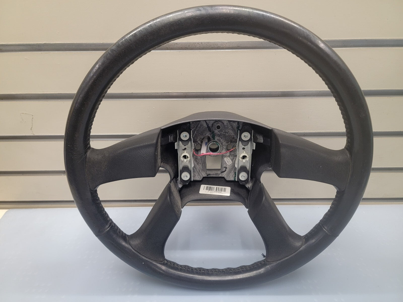 02-09 Trailblazer Envoy03-06 SILVERADO SIERRA YUKON STEERING WHEEL LEATHER BLACK