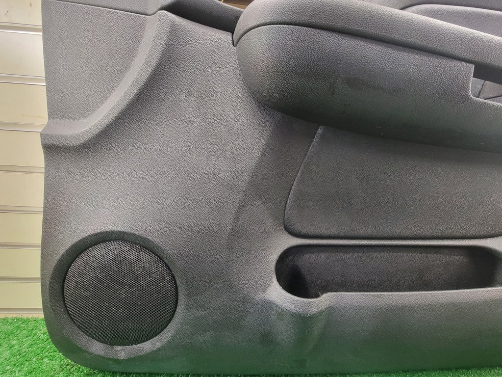 🔥07-09 Chevy Suburban Tahoe Yukon Front Door Trim Panel RIGHT PASSENGER GRAYD15