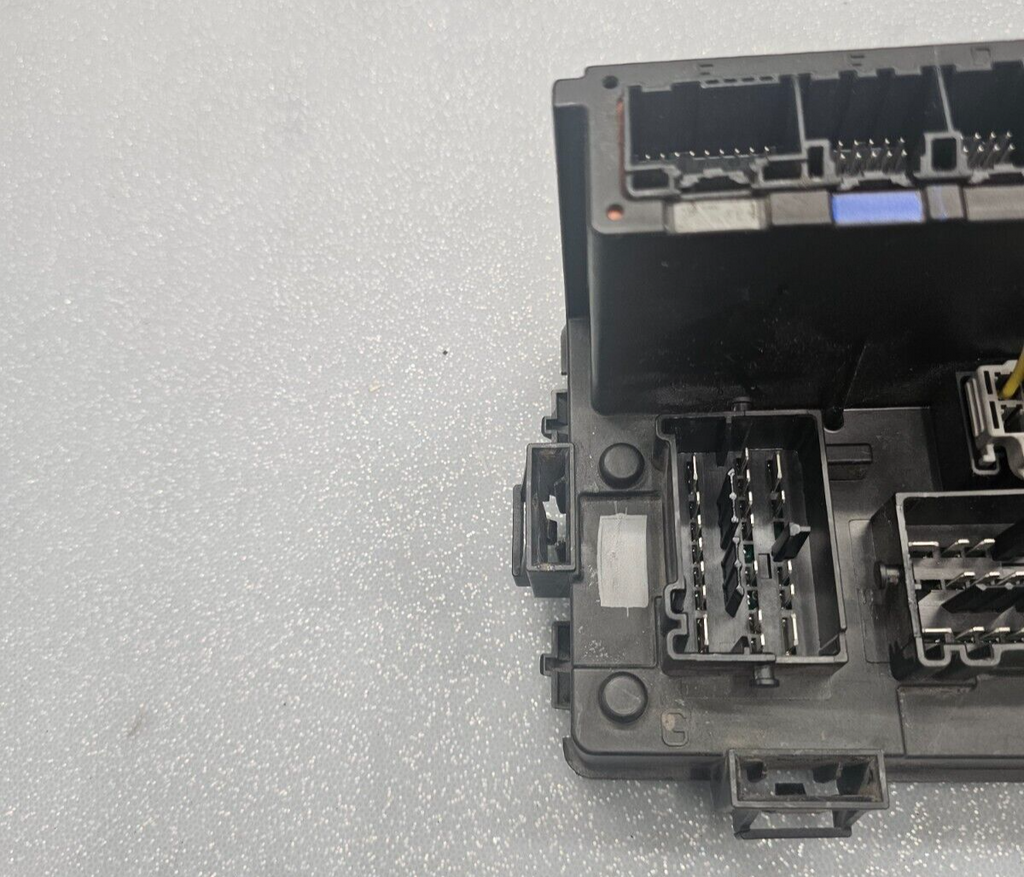 06-10 CHRYSLER PT CRUISER TIPM FUSE BOX RELAY CONTROL POWER MODULE HARD TOP BCM