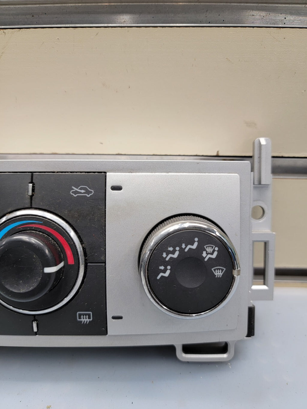 🔥08-12 Chevy Malibu OEM manual AC Heater Climate Control Switch white B8