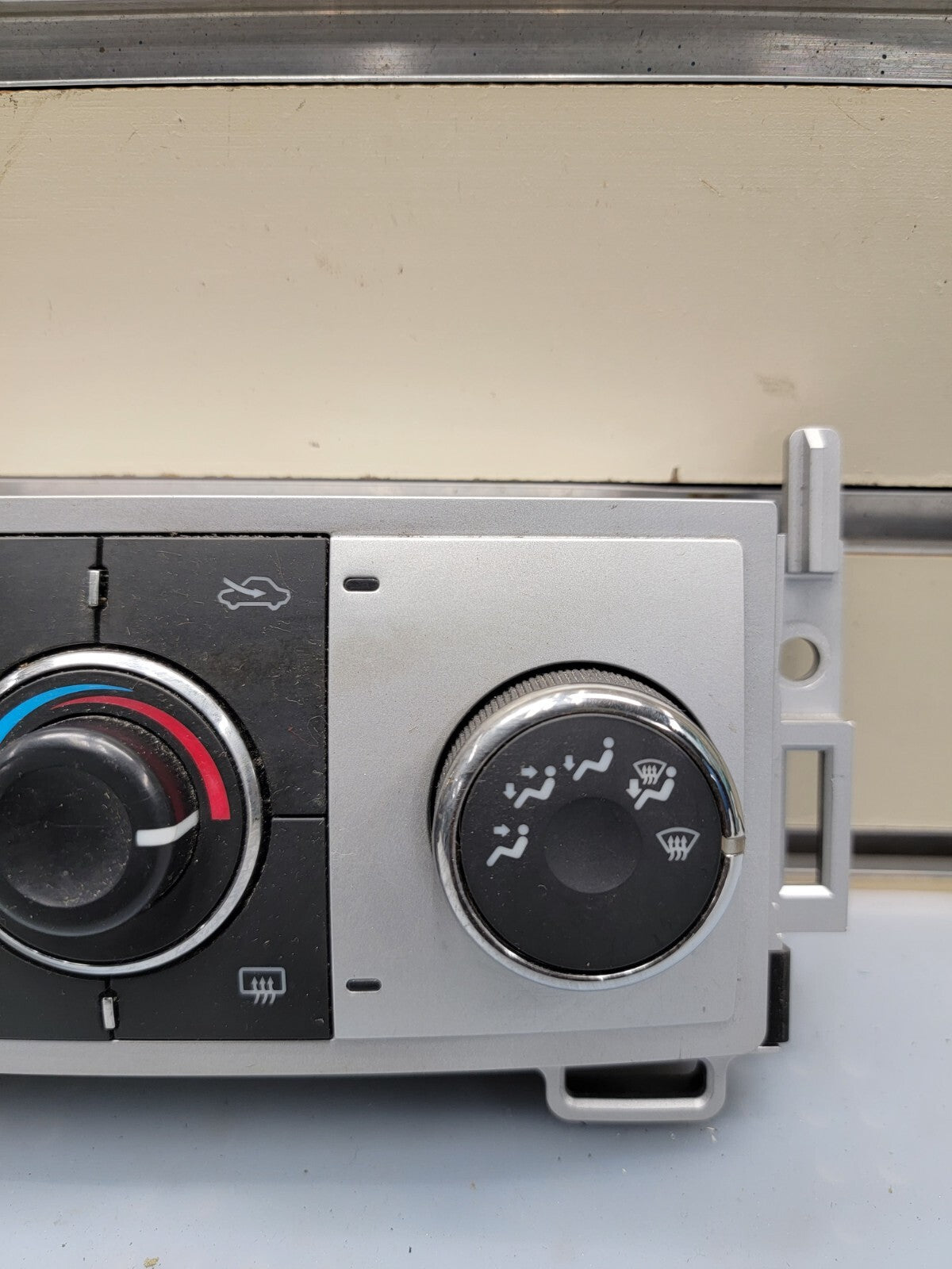 🔥08-12 Chevy Malibu OEM manual AC Heater Climate Control Switch white B8
