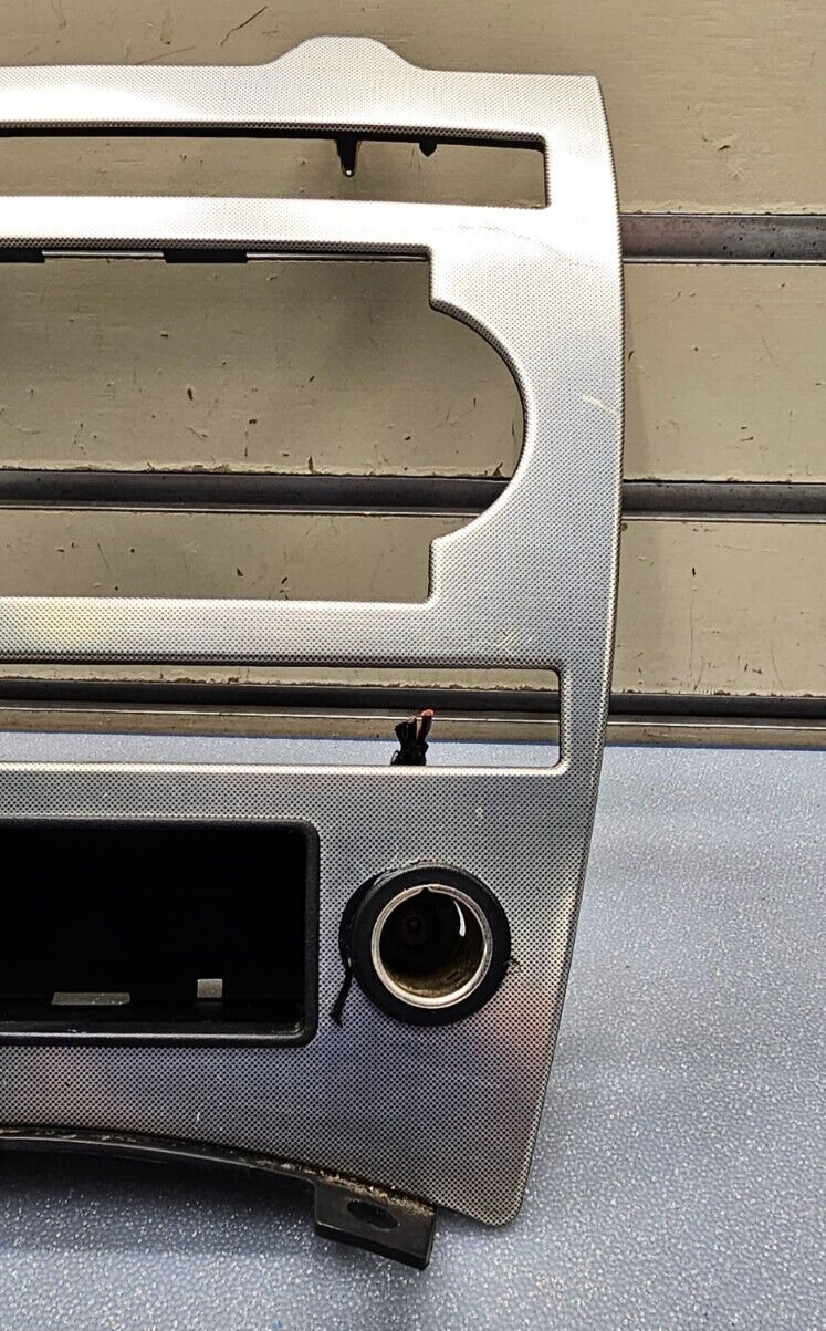 🔥05-07 GRAND CHEROKEE DASH PANEL FM RADIO STEREO DISPLAY TRIM BEZEL Silver B70