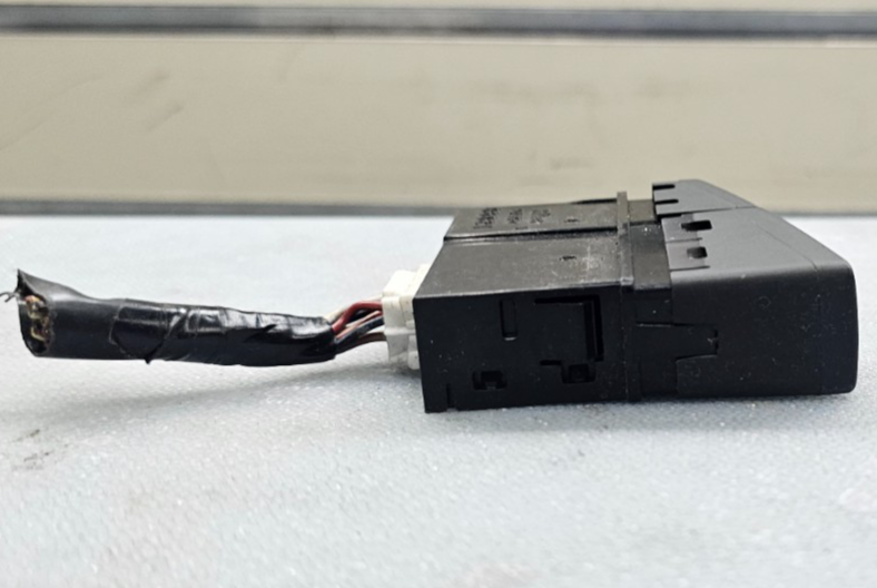 🔥10-17 Suzuki Swift Flasher Hazard Relay Warning Light Switch Assembly Black