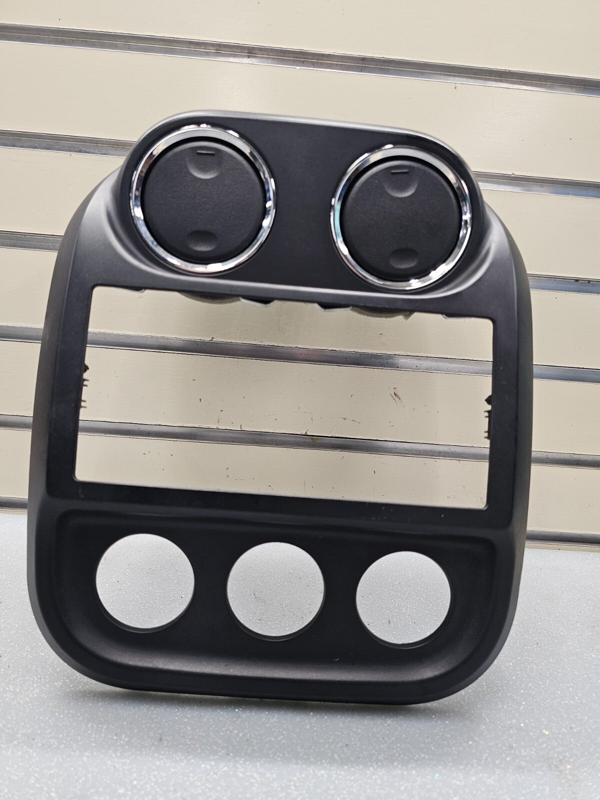 10-16 Compass Patriot Center Dash Radio Climate Trim Surround Bezel Panel BLACK