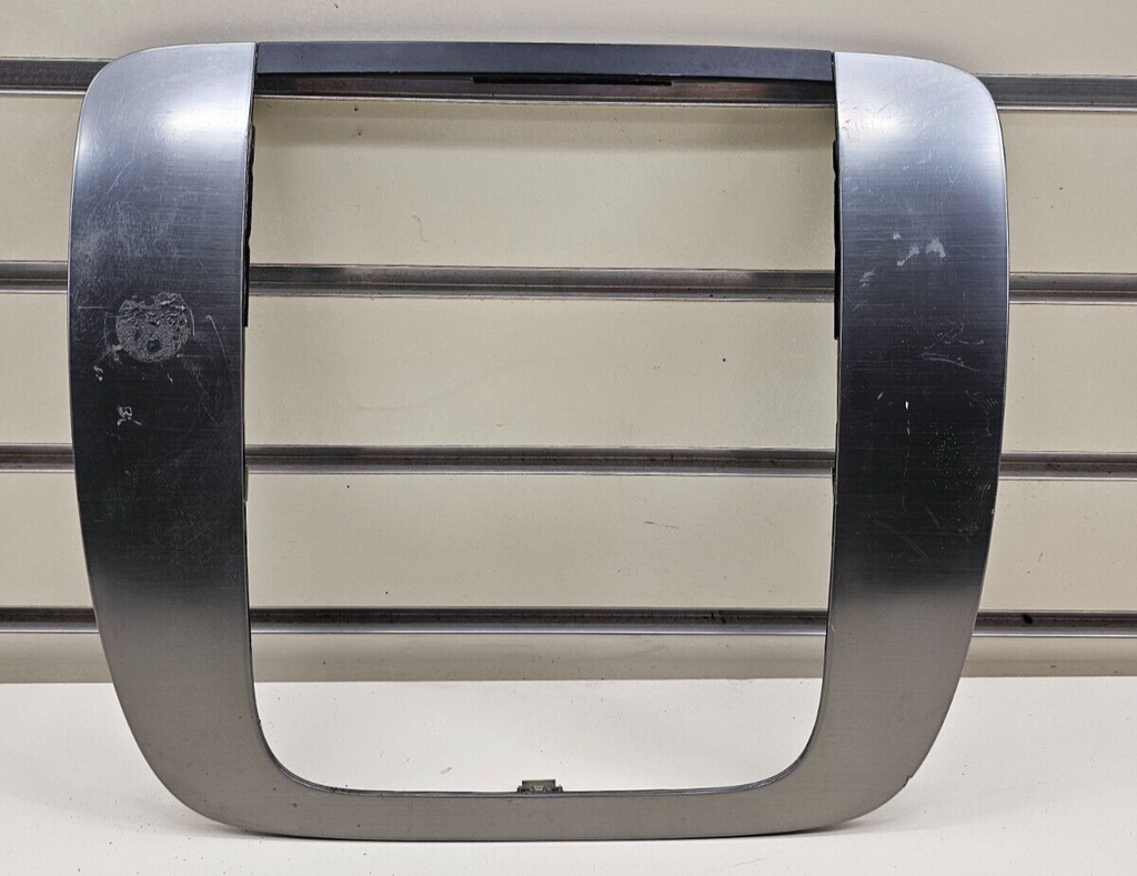 🔥07-13 SILVERADO TAHOE YUKON FRONT CENTER DASH RADIO BEZEL TRIM ASSEMBLY SILVER