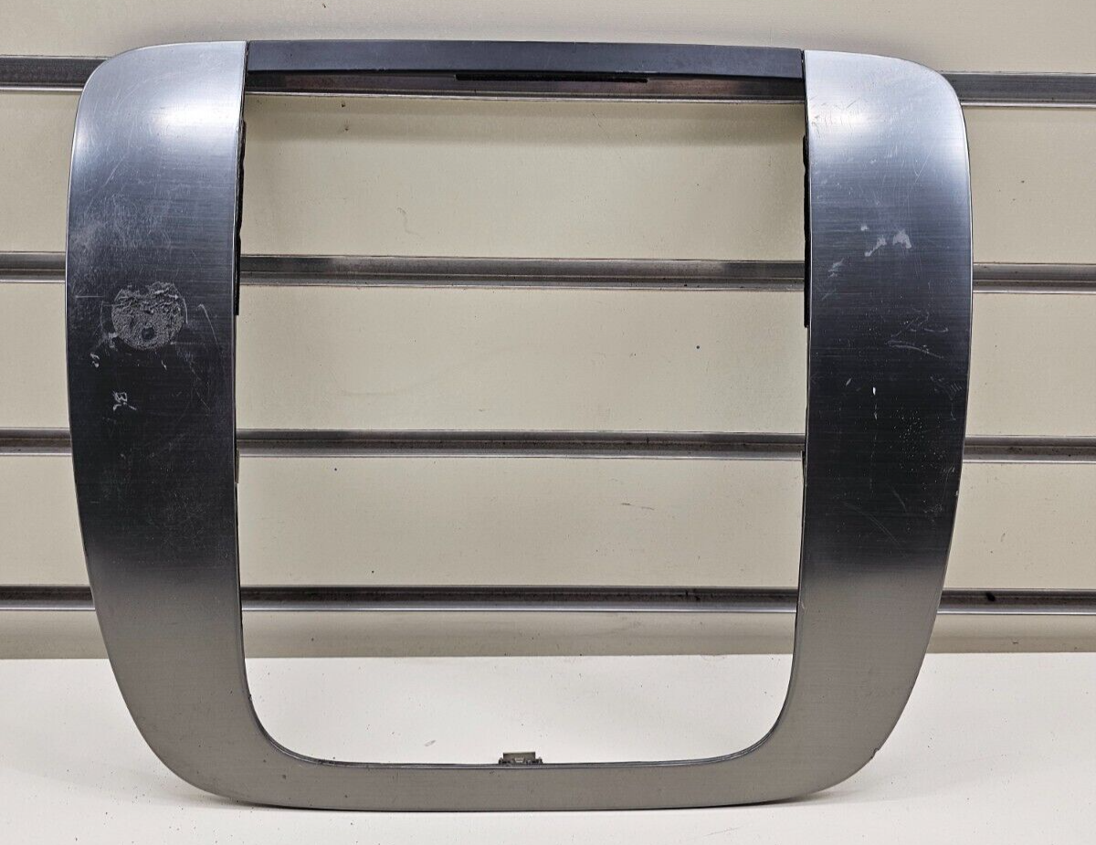 🔥07-13 SILVERADO TAHOE YUKON FRONT CENTER DASH RADIO BEZEL TRIM ASSEMBLY SILVER