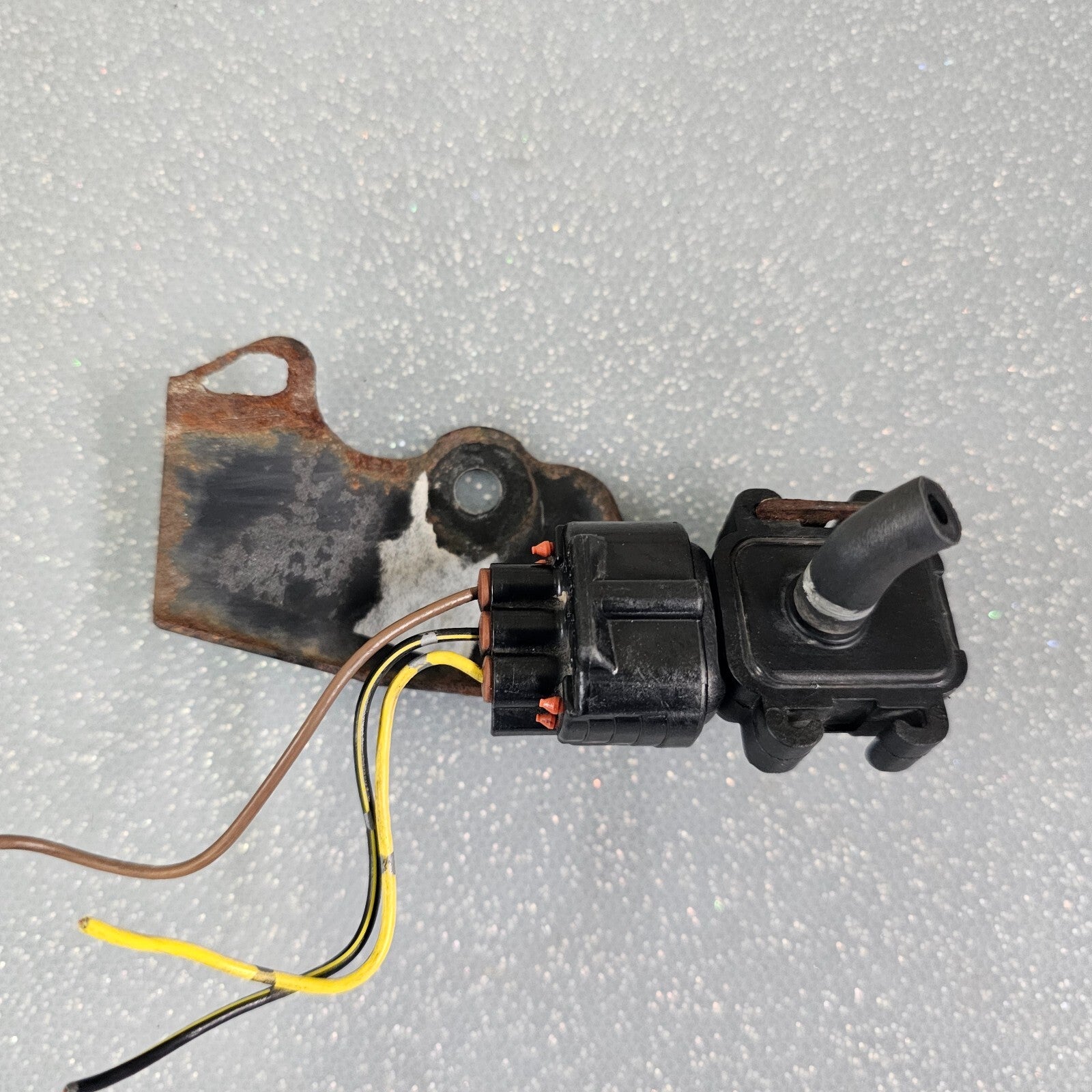 🔥1997-2001 Toyota Camry Lexus ES300 Fuel Vapor Pressure Sensor Genuine OEM