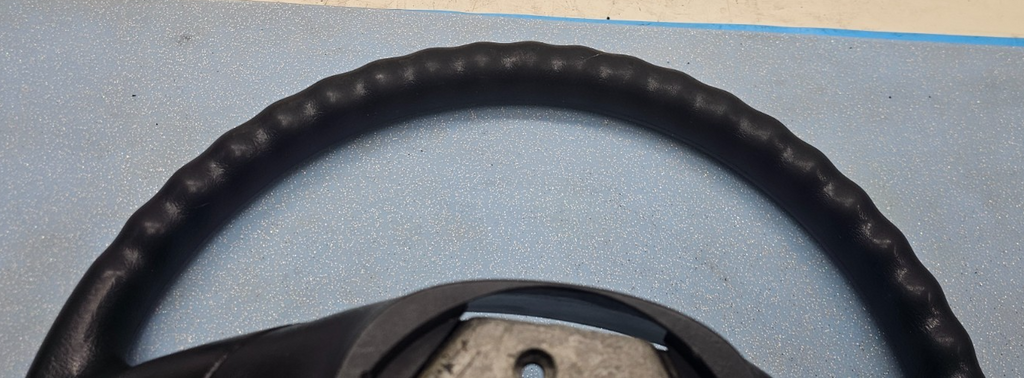 🔥03-06 SILVERADO SIERRA YUKON TAHOE SUBURBAN STEERING WHEEL LEATHER BLACK