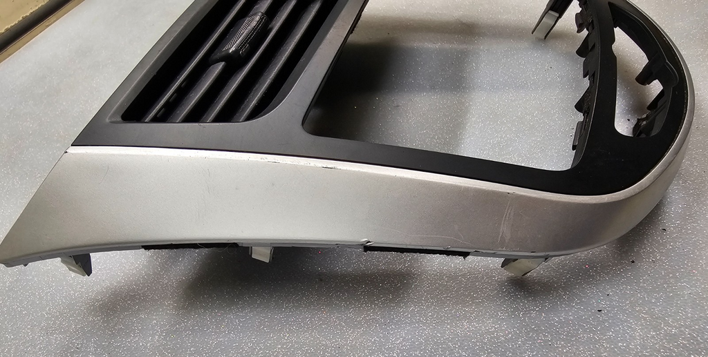 🔥12-17 ACCENT CENTER DASH FM RADIO STEREO DISPLAY TRIM PANEL BEZEL SILVER/BLACK