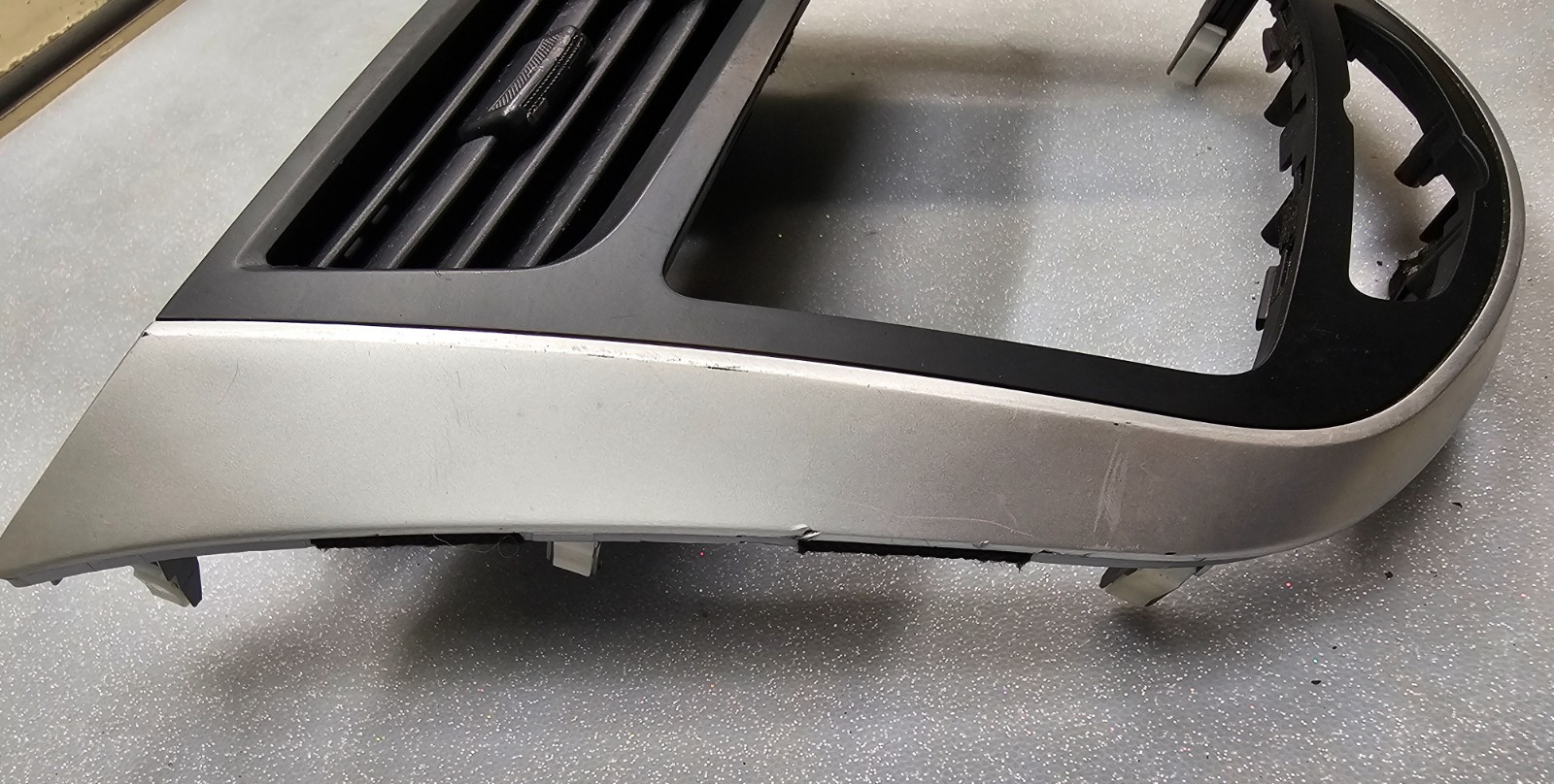 🔥12-17 ACCENT CENTER DASH FM RADIO STEREO DISPLAY TRIM PANEL BEZEL SILVER/BLACK