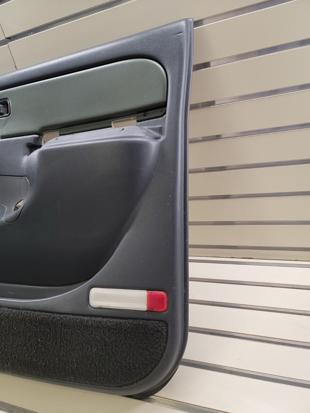 🔥1999-2002 Silverado SIERRA Door Panel Front RIGHT Passenger No Arm Graphite D4