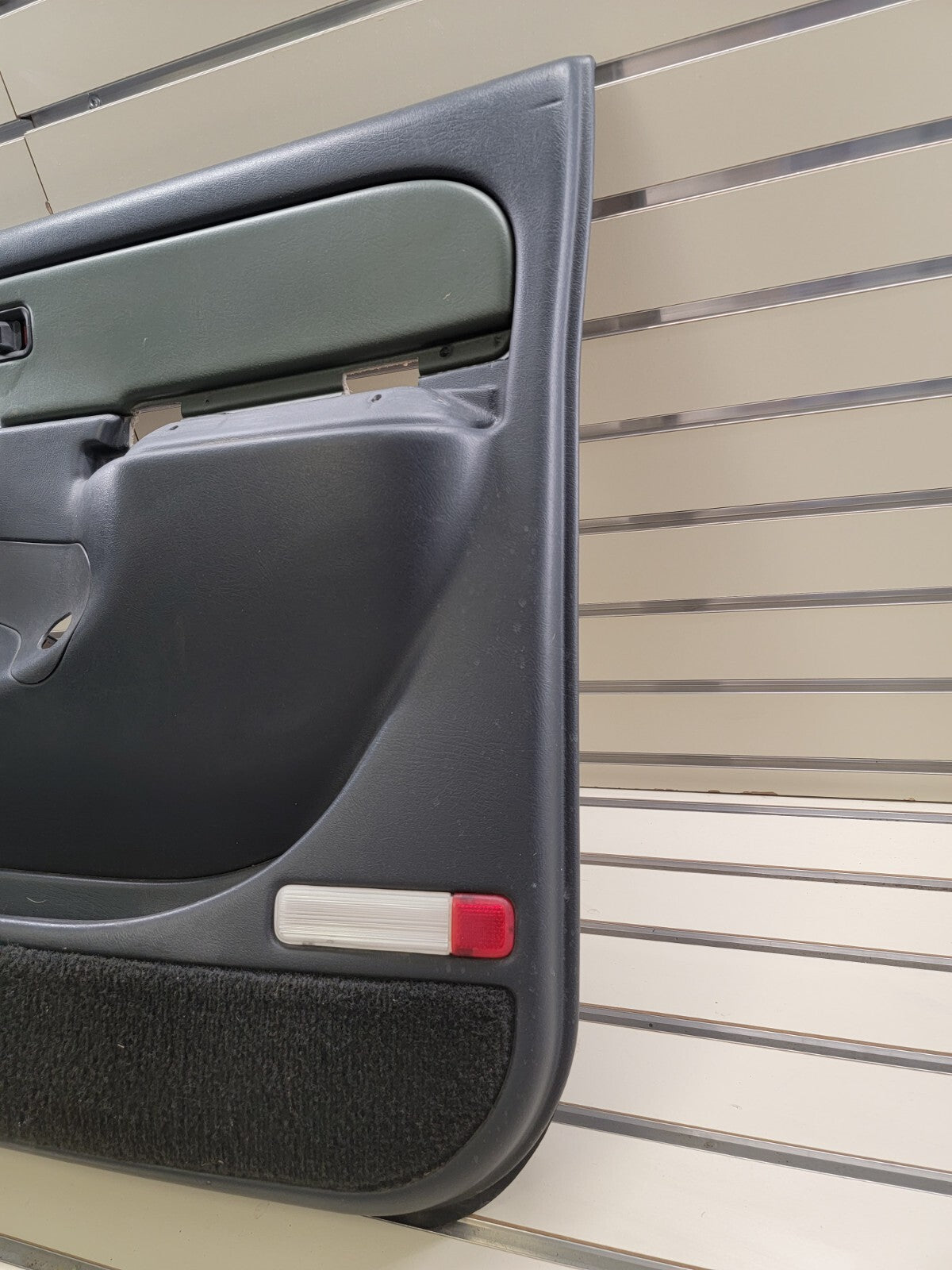 🔥1999-2002 Silverado SIERRA Door Panel Front RIGHT Passenger No Arm Graphite D4