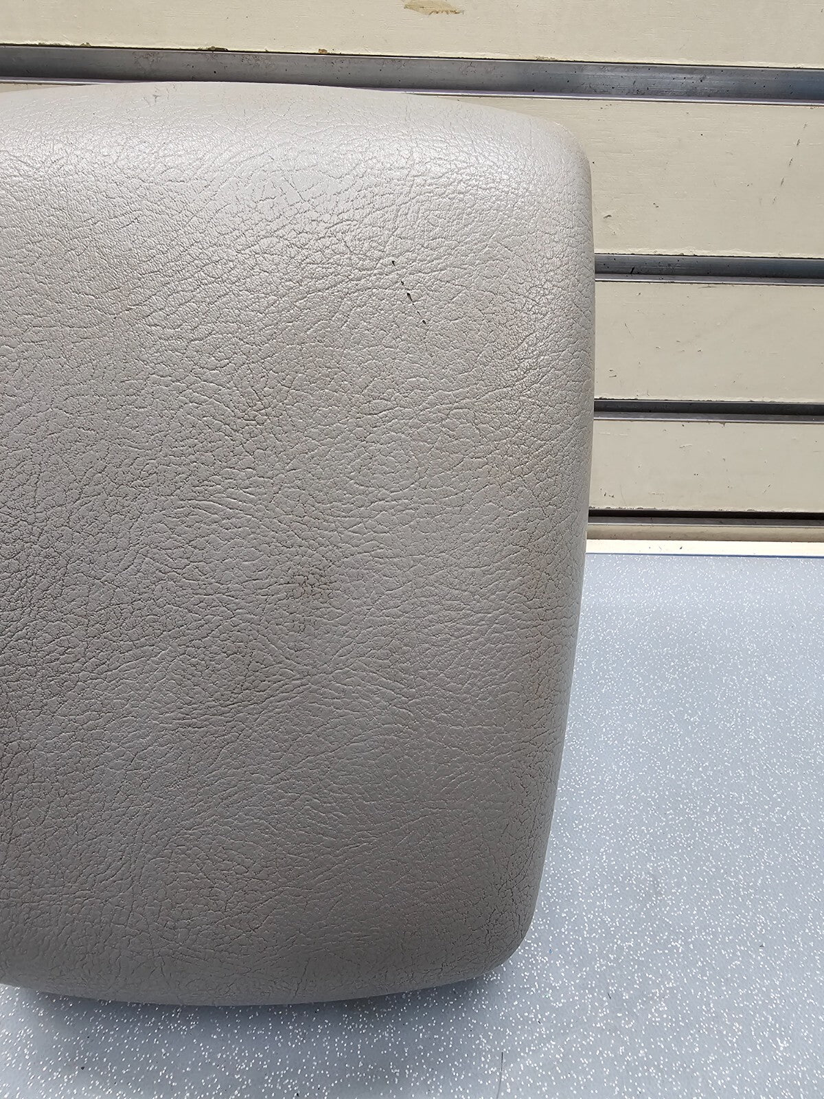 🔥04-09 Sorento Center Console Leather Armrest Lid Top Pad Storage Assembly Gray