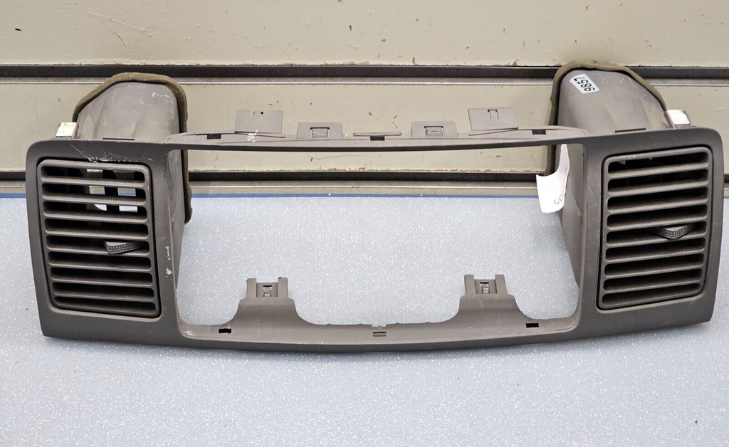 🔥03-08 COROLLA CENTER DASH AM FM RADIO STEREO BEZEL TRIM PANEL OEM GRAY B28