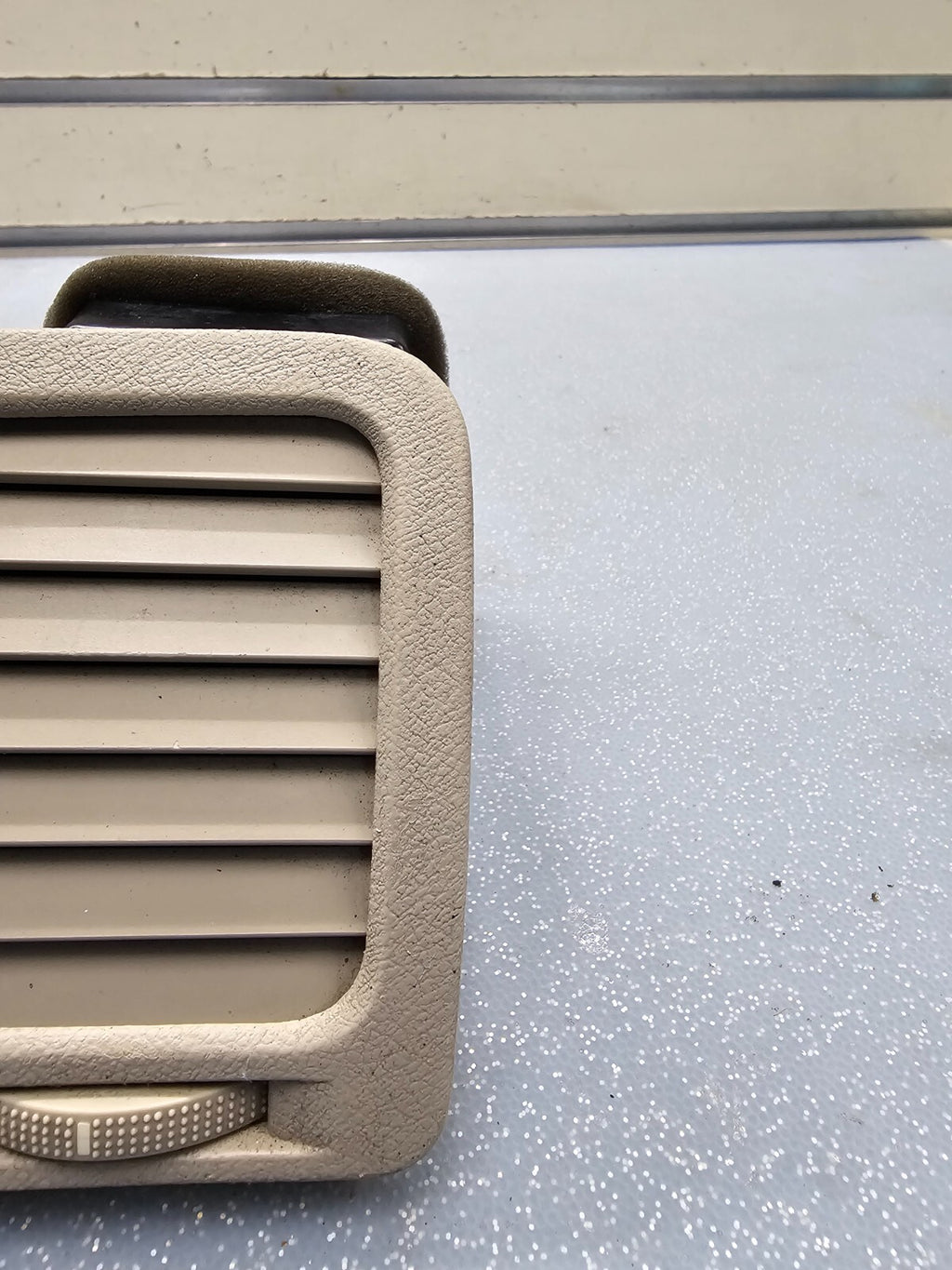 06-11 Hyundai Azera Dash Left Driver Air Vent Heater Filter Conditioner Tan OEM