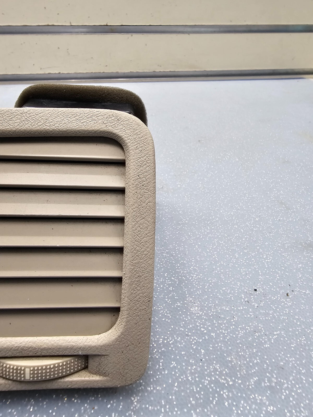 06-11 Hyundai Azera Dash Left Driver Air Vent Heater Filter Conditioner Tan OEM