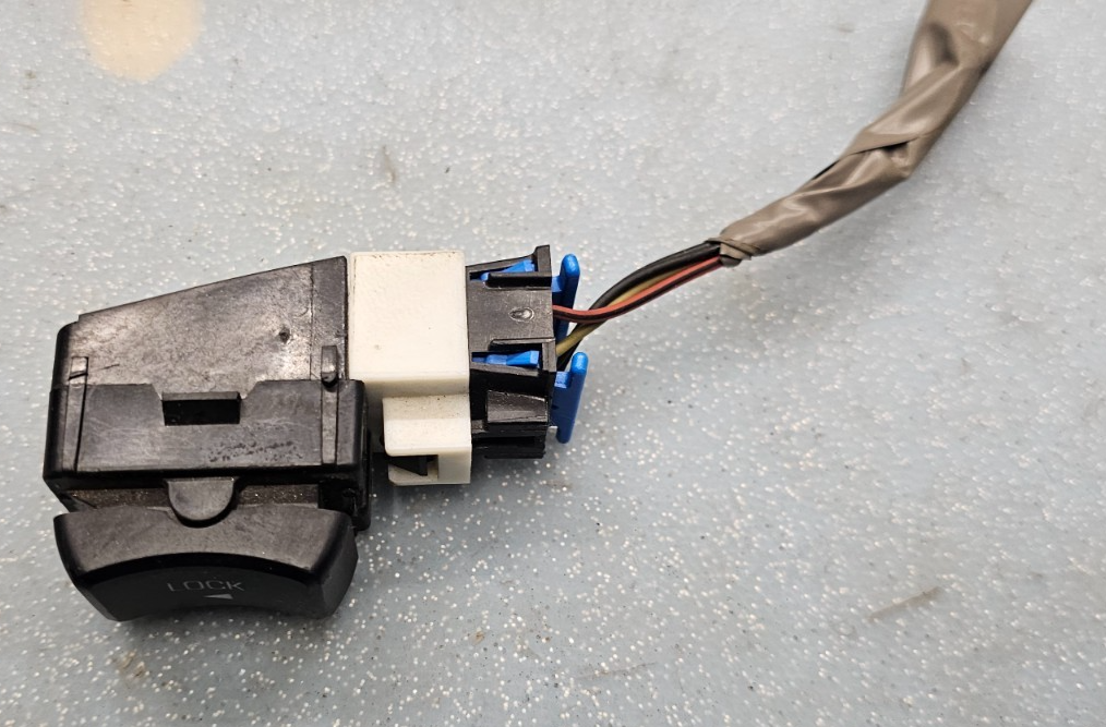 🔥00-05 CHEVY IMPALA POWER DOOR LOCK SWITCH black OEM
